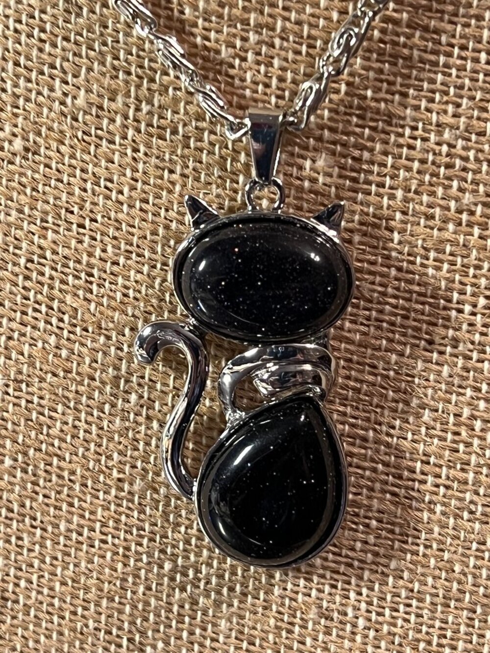 Simulated Blue Sandstone Kitty Cat Pendant Necklace (444)